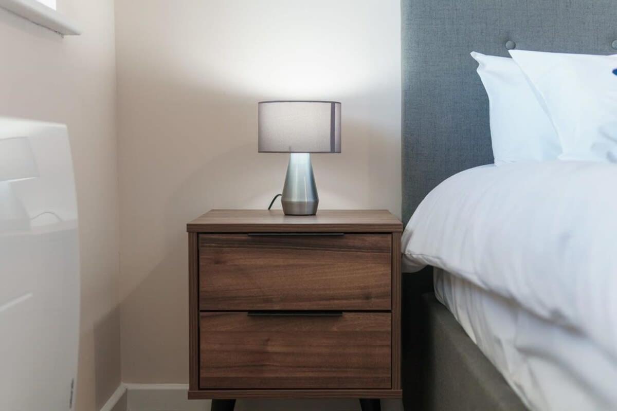 Spacious & Bright 2 Bed Apartment Manchester Buitenkant foto